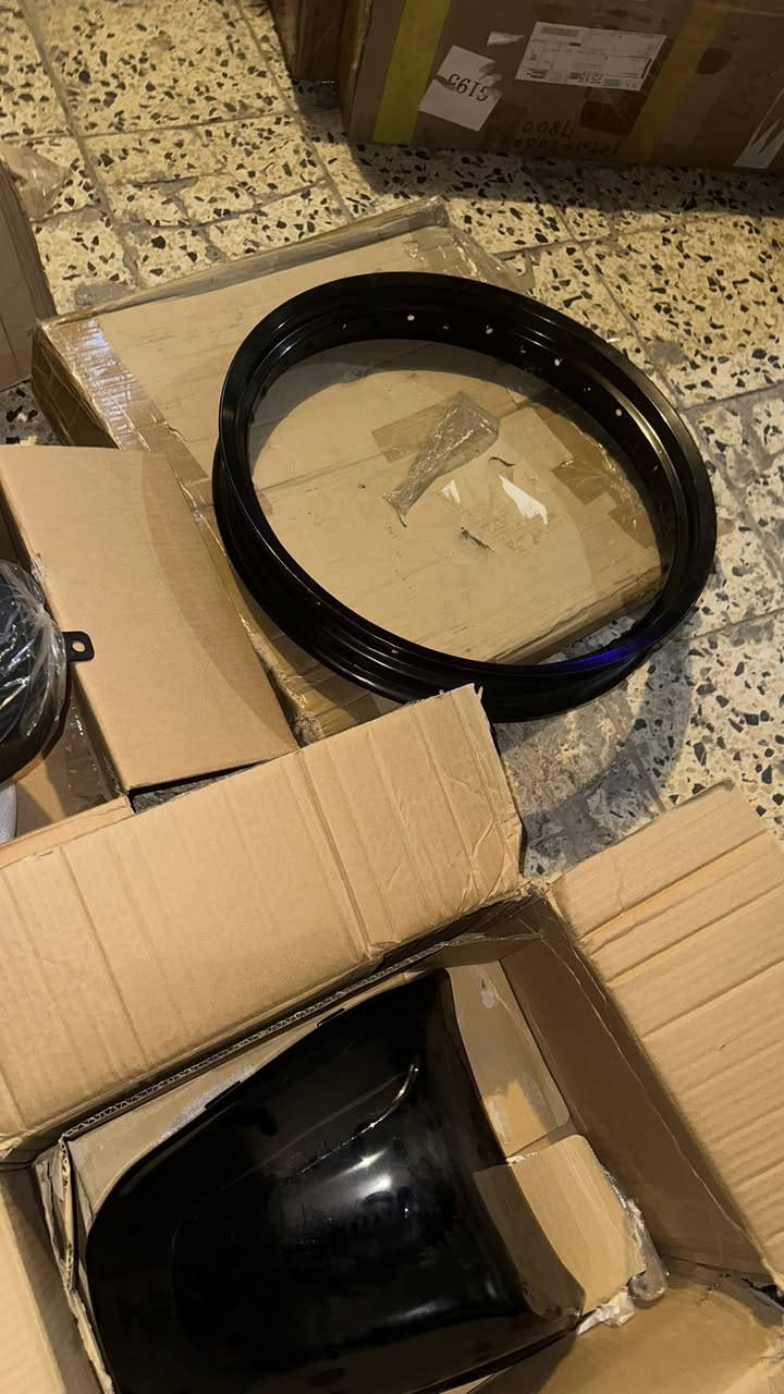 غراض دراجات
شلع ١٠٠ الف قفل 
توصيلهم عليك شكد يطلع عليك 
مكاني بغداد شهداء البياع 
هاتف 👇🏻
***********
