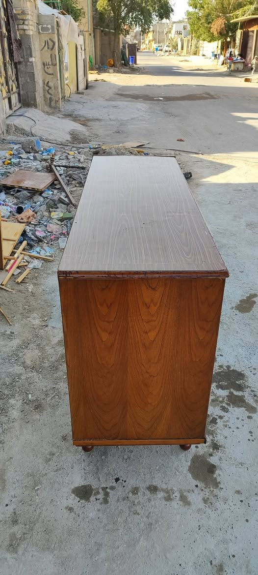 بوفيه ام 3تكمه ثكيله يدات جددد قفاله جدد صبغ تلميع كامله متواجد علخاص اكو توصيل رقمي ***********ابو جود سعره 50قغل
