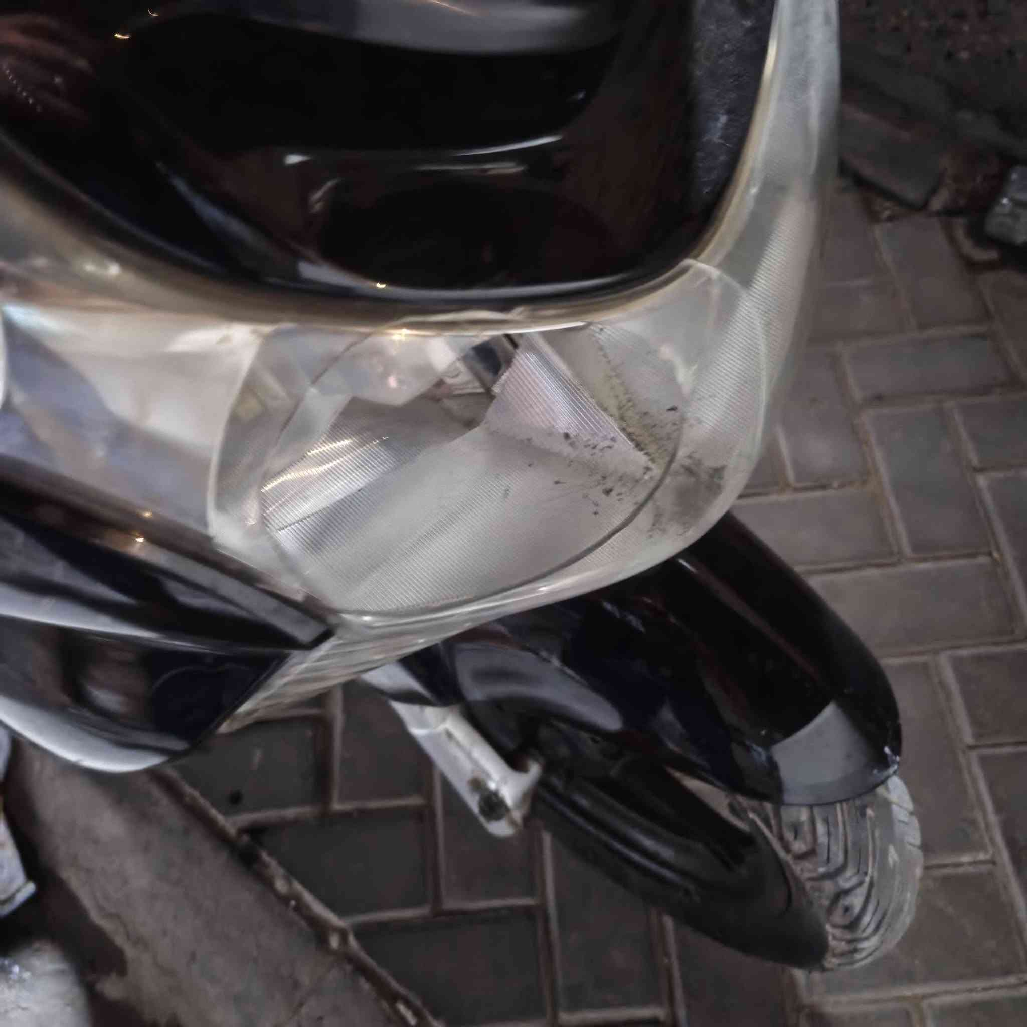 سلام عليكم دراجه pcx جيل أول ياباني مكينه 125 الدراجه خير من الله بيه تدفئه بليدات الستيرن رياضي الدراجه نقصه فقط لايت أمامي وجامه مال لايت مكسورة سعر الدراجه 1900 وبين مجال حك الجيه العنوان بغداد مدينه الصدر الرقم 
***********
