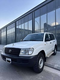 تۆیۆتا لاندكرۆزەر -مۆنیكا مۆدێل ٢٠٠٣  دوو پارچەی بۆیاخە لەگەڵ كەمێك سا...