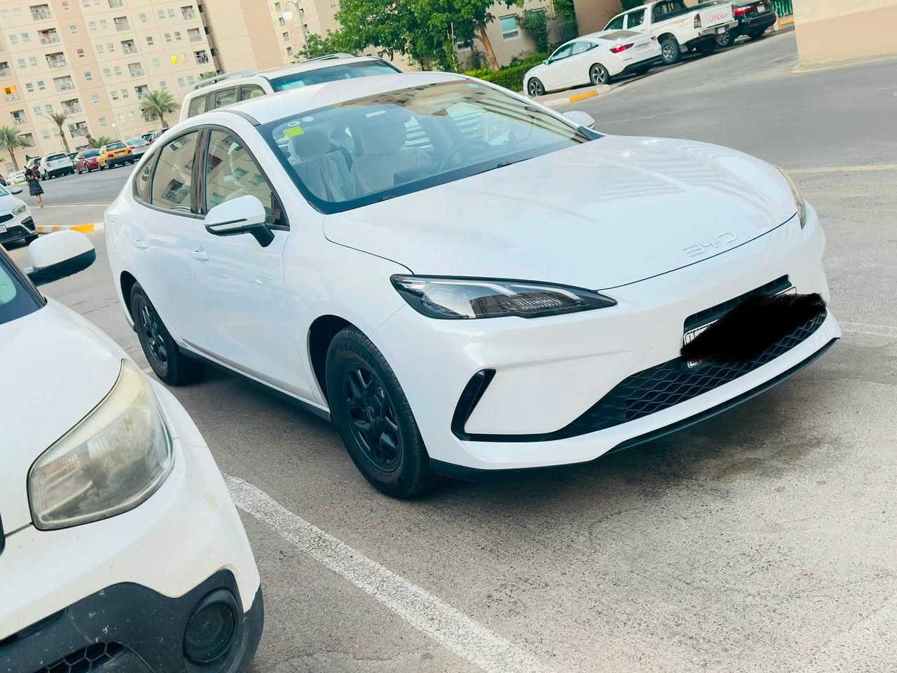 سي ل فايف ٢٥ جديده ماشيه اقل ٧٠٠٠ جديده من كلشي الكير مدوشم الكامرات مدوشمه الارضيه تلبيس الشاحنه اصليه مشتريها ٢٠٠ الف 
مكفوله من الزلغ…..السعر ..١٨٩٥٠ مخلصها..
مكانها بغداد بسمايه..***********
