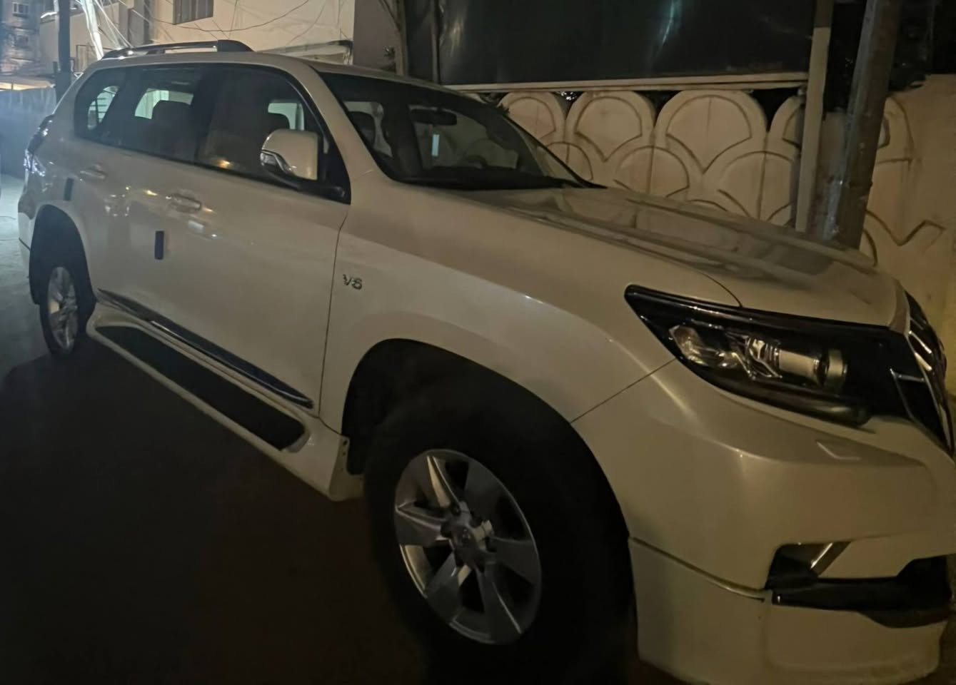 ***********

تويوتا برادو ٢٠٢٠ txs 
ماشية ٦٦ الف 
بدون صبغ 
السعر ٥٩ مليون 
بيع مستعجل
