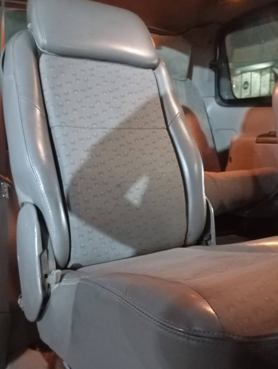 اللهم صلي على محمد وال محمد
سلام عليكم 

شوفر بلاندر 
مديل 7 
مكينه وكير خير من الله 
مكينه 3900
تبريد بي عطل كلج فقط 
تبريد قطعه وحده
سياره بتره 
لسياره جديده وحلو 
ستعمال شخصي
باتري جديد جامه اماميه جديده
هزه جديده 
رقام نكليزي 
بيه صبغ فقط باب لسائق 
كفاله من لحادث 
كهربائيات كله شغاله
حداديه 100/80
نضافه 100/100
سياره بسمي تحويل ثاني يوم 
لمكان بغداد 
لسعر 61 وبي مجال لطيبين
تواصل ***********
