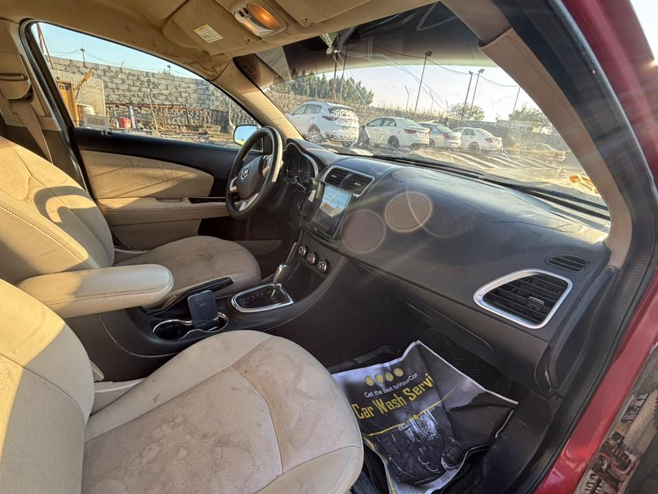 دوج افنجر لون احمر 
الموديل 2014 
مكينه 2400 
رقم بغداد
مكانها الكوت  
عندي بيها وكاله عامه احول 
مواصفاتها معروفه 
تحكم ستيرن 
شاشة لمس 
مكينه شادلها طايوگة قبل ٣ اشهر وخير من الله 
الكير خير من الله 
تخم تاير جديد قبل شهر 
بطارية جديدة قبل شهر 
السيارة عليها ادامة 
النقص فقط غاز تبريد وتبريدها شغال مابيها غير نواقص كماليات بسيطة جداً 
السيارة مصبوغة حزام على ايدي جمالية وبدلت الجاملغ الايمن وبنيد  وعندي صور قبل واثناء الصبغ  الشاصي واللغود مابيهن لاضرر ولاتعمير 
سعرها ٨٠ واغلب الي جاي ينعرضن اسعارهن اعله وموديلات اقل 
السيارة ماشيه ٨٥ الف حقيقي 
الله شاهد خير من الله ومسافر وطالع بيها والي تعجبه اني بخدمته يجي ويشلع عيوني 
***********
