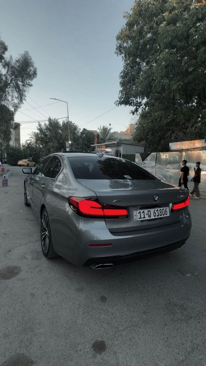 Bmw 530e plug-in
موديل 2023 وارد امريكي 
صور الحادث مرفقة 
رقم بغداد الجديد هزة وسنوية باسمي 
حادث بنيد وباب السايق 
فول الفول 1/1 
فتحة سقف بانوراما 
كشنات جلد وكهرباء وتدفئة
ستيرن هيتر وكهرباء 
شاشة كبيرة كاربلي 
جنطة كهرباء 
السيارة كلش نظيفة بدون نقص
رايدهة ب26,400$ 
وماكو 530e بهذا الموديل وهيج نظافة ونصبة وهيج سعر
***********
