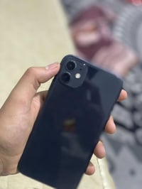 ايفون 11 • ٦٤ • اسود