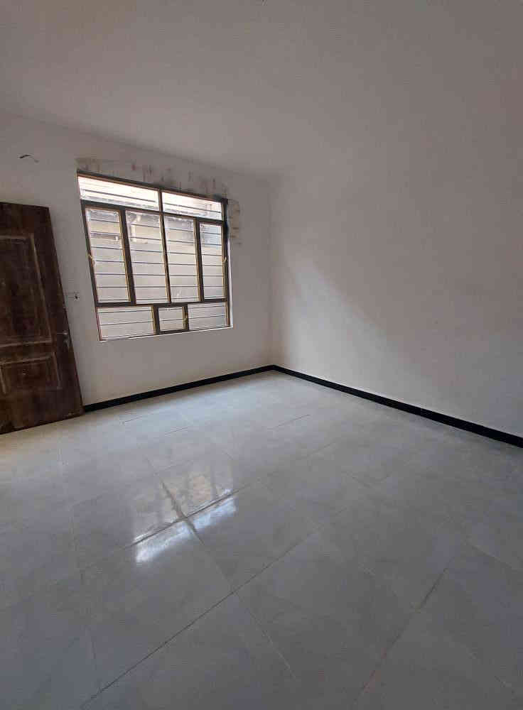 للبيع مشتمل في حي الجبيرية الثالثة
مساحة ١٢٥ متر
واجهة ٦ وربع نزال ٢٠
بناء جديد ٢٠٢٥ 
٣ غرف نوم حمامات فوك وجوه 
موقع جيد 
المشتمل مؤجر حاليآ ب٣٠٠ الف دينار
سند ٢٥ ابو الشعار بدون تحفظ 
السعر مناسب   ٦٩ مليون دينار 
 
☎️***********
