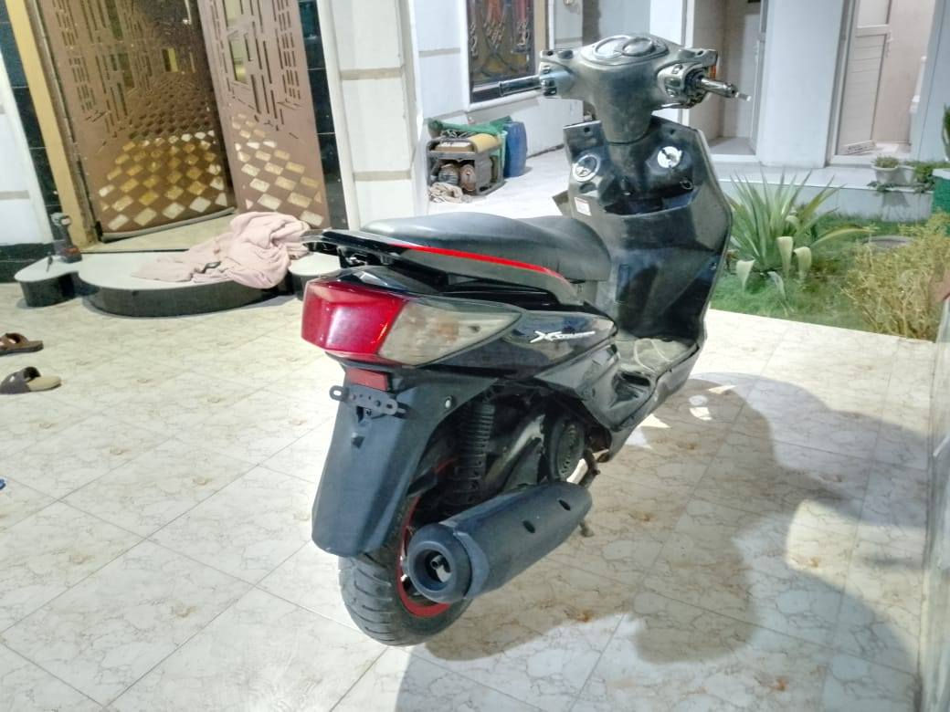 دراجة نضيفة و مرتبة على أيدي اسود مطعم بحمر لونها دراجة اطلع بيها تراي وين متريد دهن كلة 10w40 و محسن
نقصها اشياء بسيطة كلش تجي و تباعها هاشمية, بابل


**إذا كنت صاحب هذا الإعلان وتريد حذفه لأي سبب، رجاءا أرسل رسالة إلى الدعم الفني**