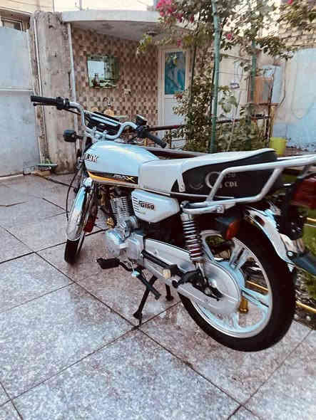 سلام عليكم دراجة سافانة 2023 اوراق 7.  مراوس ب ديون عظم او دراجة شانك. ***********
