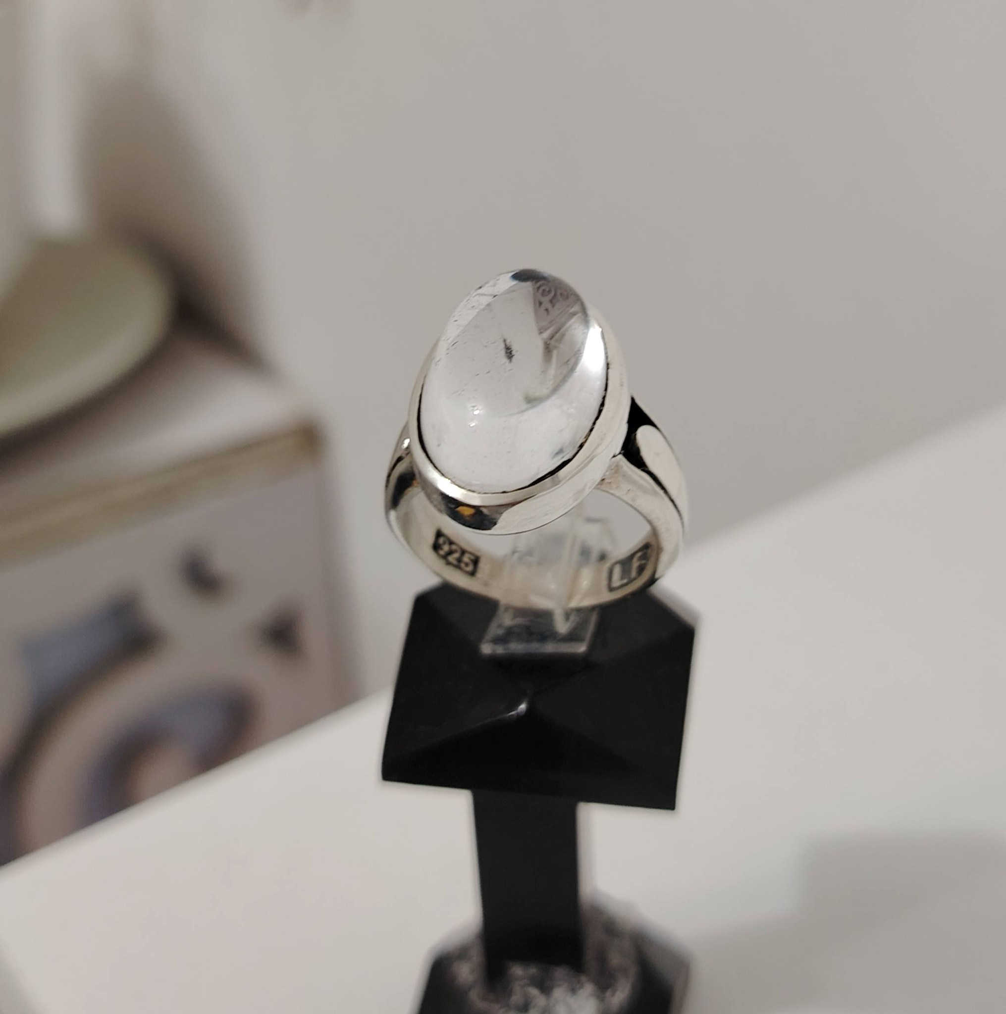 خاتم من حجر الدر النجفي الأصلي الصافي
صياغه ثقيلة وجميلة فضه عيار ٩٢٥
يوجد توصيل إلى جميع المحافظات
التواصل ع الخاص او ع الواتساب ***********
