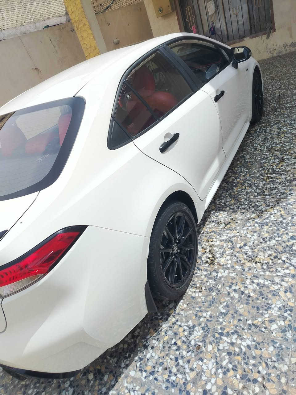 السلام عليكم
كورلا هايبرد 2025 شكل الأمريكي 

 بلاك دشن مواصفات ل S
السياره ماشيه 18الف

المواصفات

مكينه 1800 هايبرد شحن ذاتي

الاصل 

رادار + تحديد مسار طريق + قيادة ذاتيه

قرائة علامات الطريق المرورية

بصمة تشغيل + دخول ذكي 

يدات سود + مري اسود

هاندر بريك بصمة + اوتو هولد

كيجات ديجيتال

شاشه مسجل + تبرید بیانو + كامره خلفيه دوارة + كار بلي

تبريد قطعتين

لايت زينون عالي ناصي + + لد صباحي زينون بكلايت لد

حساس اطار + حساس مطر + حساس لایت داينمك عالي ناصي اوتو

يفو مود + مود درايف + مانع انزلاق

تحكم الستيرن كامل مع كروس سرعه

كرسي كهربائي ويل كب اسود بلادي

 العنوان بغداد العبيدي 

للاستفسار ؛ ***********
