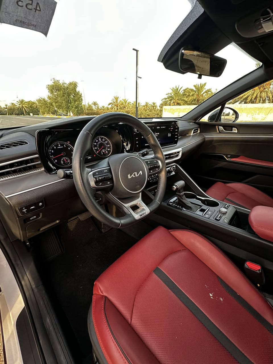 للبيع
Kia K5 GT-Line موديل 2024
وارد أمريكي 🇺🇸
لون أبيض لؤلؤي
مواصفات GT-Line الرياضية
السيارة كلين تايتل 

المواصفات:
• محرك 1.6 Turbo
• نظام GT-Line الرياضي
• شاشة لمس كبيرة + Apple CarPlay / Android Auto
• كاميرا خلفية
• رادار + نظام الحفاظ على المسار
• Blind Spot (نقطة عمياء)
• تشغيل بصمة + زر تشغيل
• مقاعد جلد
• جناحات رياضية + جنوط أصلية GT-Line
• تحكم ستيرنغ + مثبت سرعة
• السيارة نظيفة وجاهزة للفحص
الموقع السيارة(📍بغداد  السيدية )
للتواصل :***********5
السعر مناسب وقابل للتفاوض للجادين
