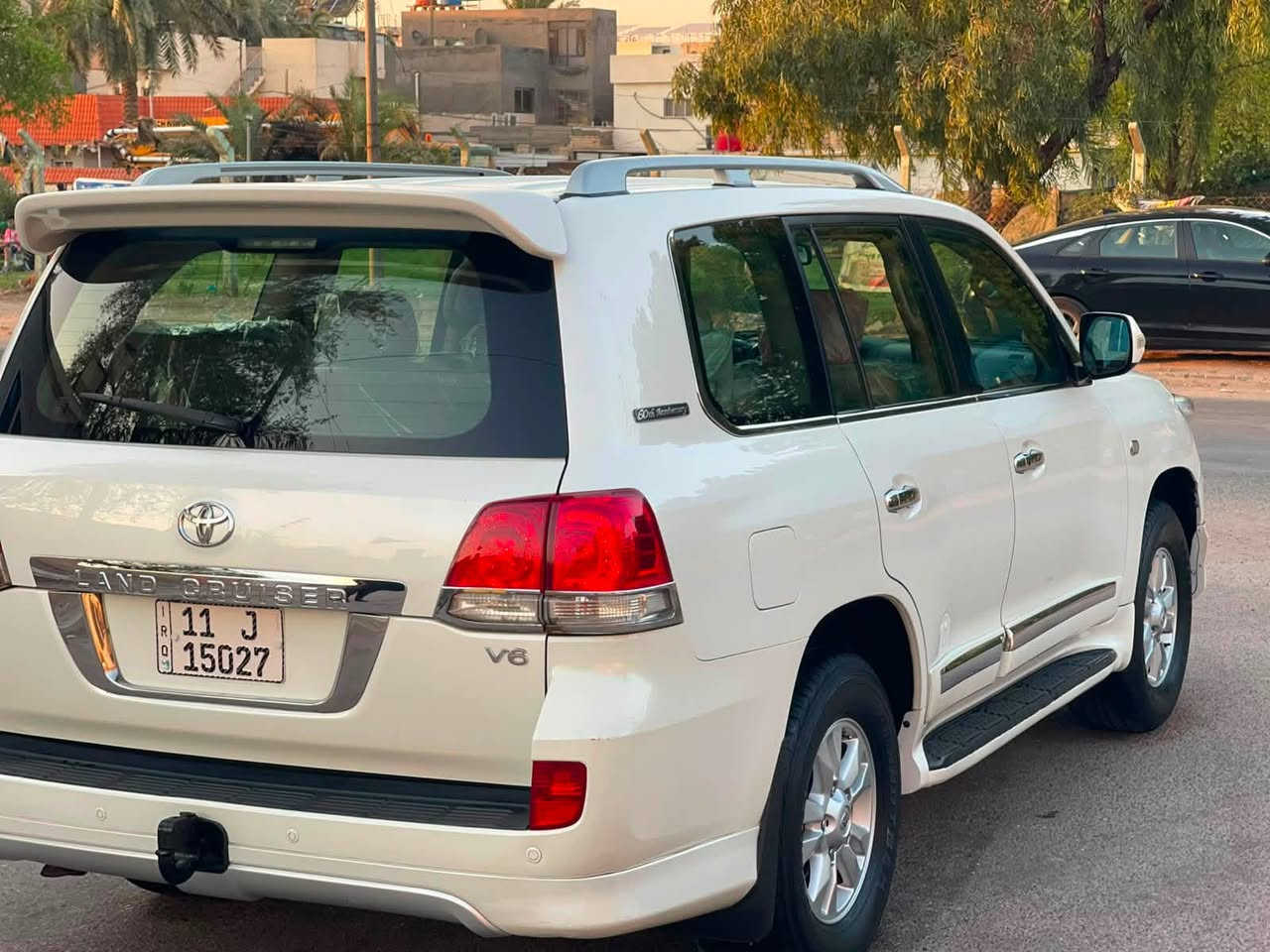 اللهم صال ع محمد وال محمد
بيع فقط ونقدا لاندكروز ٢٠١١ فول ١/١ بصمه فتحه فور ويل داخل جاد بقلاوه ستينيه اصلي 
كفاله سياره جديده جدا مكينه مامفتوحه 
كير عله وضع شركه مامتوح شرط الفحص 
سياره جديده جدآ عله ايدي ستعمال  شخصي 
بسمي رقم بغداد جديد ***********
مكان سياره بغداد
