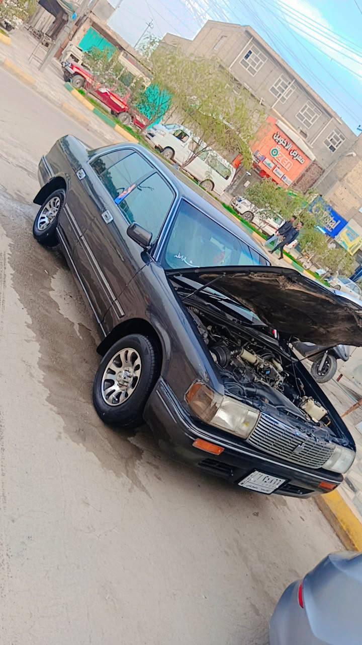 سلام عليكم 
سيارة للبيع موديل 93مكفوله كفاله عامه 
سياره ماعايزه شي مابيه اي نقص كير ومكينه وحداديه جديد تحويل ثاني يوم سياره بسمنه 
المكان رفاعي ***********
