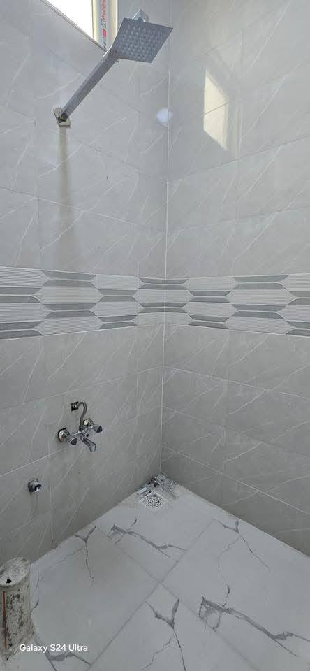 مشتمل ١٠٠م طابق واحد طابو صرف للبيع في حي الزوراء ٧٧ قرب المركز الصحي السعر المطلوب ٦٨ مليون للاستفسار الاتصال على الرقم *********** عقارات الجوهر كركوك
