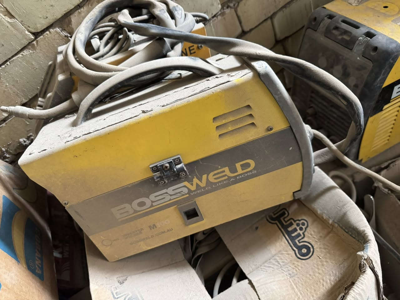 مكائن لحيم للبيع العدد ٢٠ قطعه باله 
احجام مختلفه سعر القطعه ٦٠ الف 
رقم ***********
