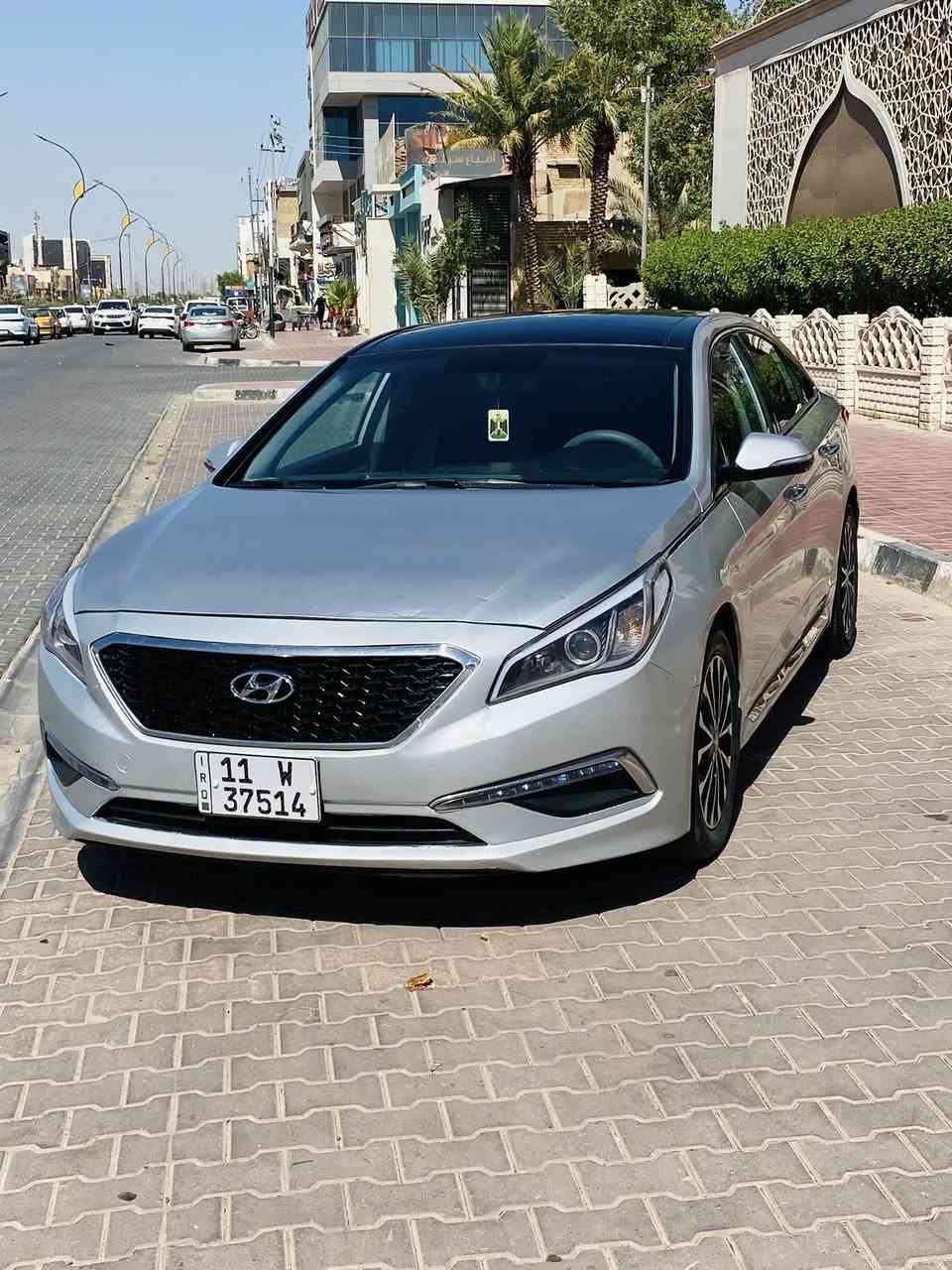 السلام عليكم
سوناتا رقم بغداد بسمي 

(لمتد ) Limited فول مواصفات VIP

موديل2015

المواصفات 

بانوراما 

بصمه  

كشنات جلد 

كشنات كهرباء 

كشنات تدفئه + تبريد

نظام سبورت 

نظام ايكو 

صاجات 

شاشة 

كامره 

رادارات جانبية

قطعتين تبريد 

بردات خلفية بلادي 

حساسات 

ويل كب كروم 

لايت زنون عالي + ناصي 

لد امامي 

بك لايت لد 

دبل كزوز 

مكينة 4 سلندر 

 GDI 2400 

مري قلاب

سستم صوت سماعات انفنتي 

تحكم ستيرن جهتين 

ستيرن هيتر 

ترحيب جنطة عند الاقتراب 

اشاير بالمري 

نيكلات 

ذاكره خزن ميموري 

سبايدر خلفي 

مري عاكسة لضوء 

الحادث : تعال خاص ادزلك السونار ماتله

السعر :١٢٥ ميعجبك السعر لتعلق السوك كلشي بي 

مكان السيارة نجف 

مكينه وكير وحداديه وتبريد كله جديد تعال وشوف 

للاستفسار *********** متوفر واتساب
