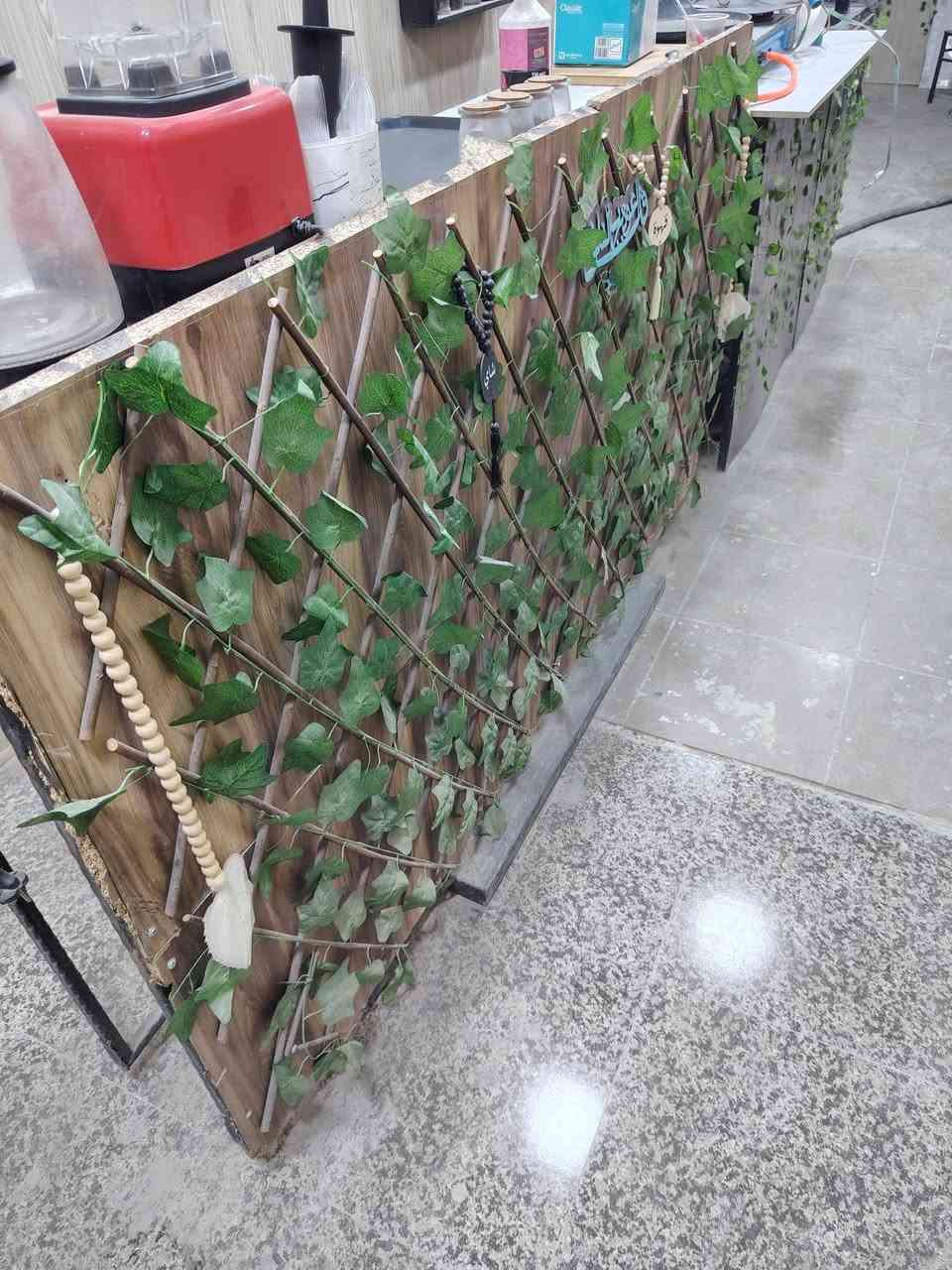 ........................................... كراسي عدد ٦ لواحد ١٠ الف
طاوله  طعام عدد ٣ لواحد سعره ١٨ الف
ميز الطول مترين والعرص ٥٠ لو ٦٠ ما اعرف بالظبط عدد ١
والميز الثاني نفس الفوك بس اني خال عليه سنكي
والثالث حاط عليه مرمر ثقيل درجه اولى
الي يريد يدلل
ويتصل عله هذا الرقم ***********
