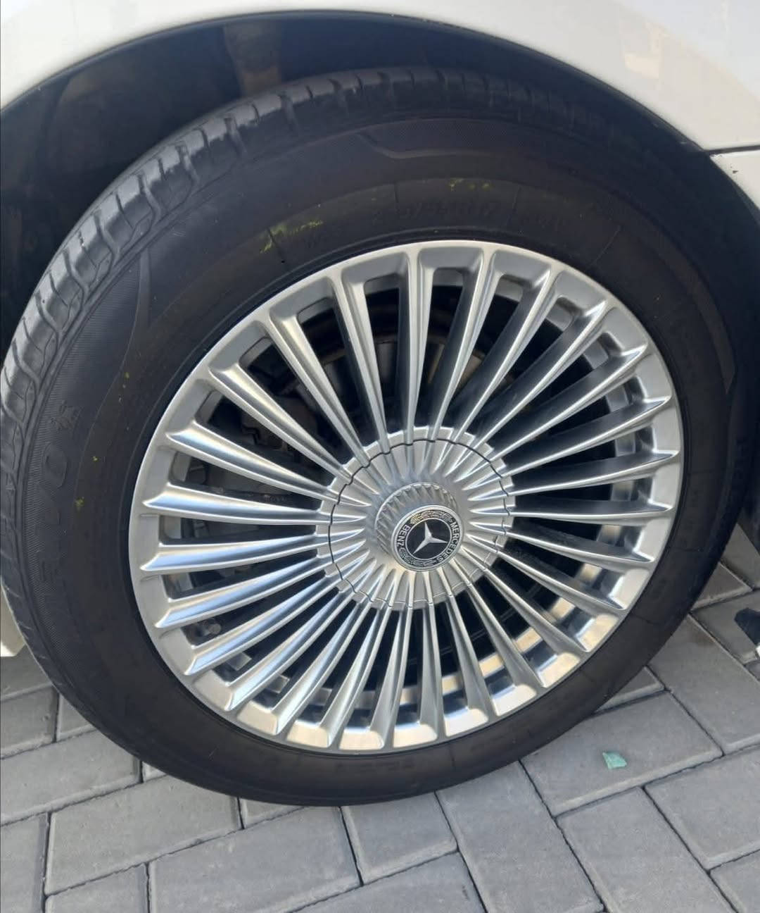 ويل مارسيدس 5 ستد
شرط اصلي وليس تجاري 
حجم 17 كلش نضيف
يرهم ماجستا + شاهينا 
السعر ٥٢٥ الف 
مكاني بصره  ***********
