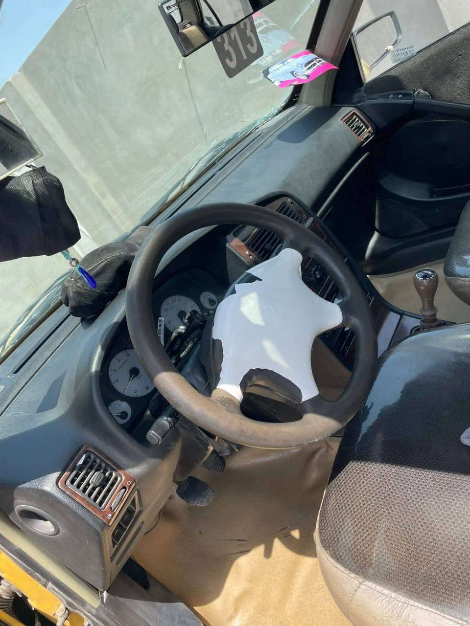 السلام عليكم
بيجو بارص موديل 15
بيها ظربه بل خشم
 صدر جديد فقط بيه مشط ستير
محرك محور بساتم ياباني
السياره كلش نضيفه
تبريد خير من الله
تخم تاير نضيف
السعر 41 ورقة وبيها مجال بسيط
عنواني بغداد 
‏‪***********‬‏
