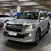 لاندكروزر • ٢٠١٩ • ١٠٦,٠٠٠ كم