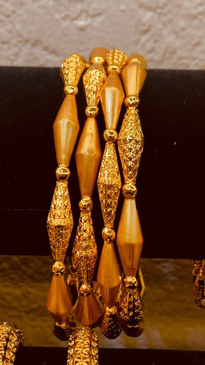 بتوت (معاضد) السعر ٧ الاف
توصيل مجاني داخل السماوة 
توصيل محافظات 3 الاف 
عنوان السماوة حي العزل ***********
