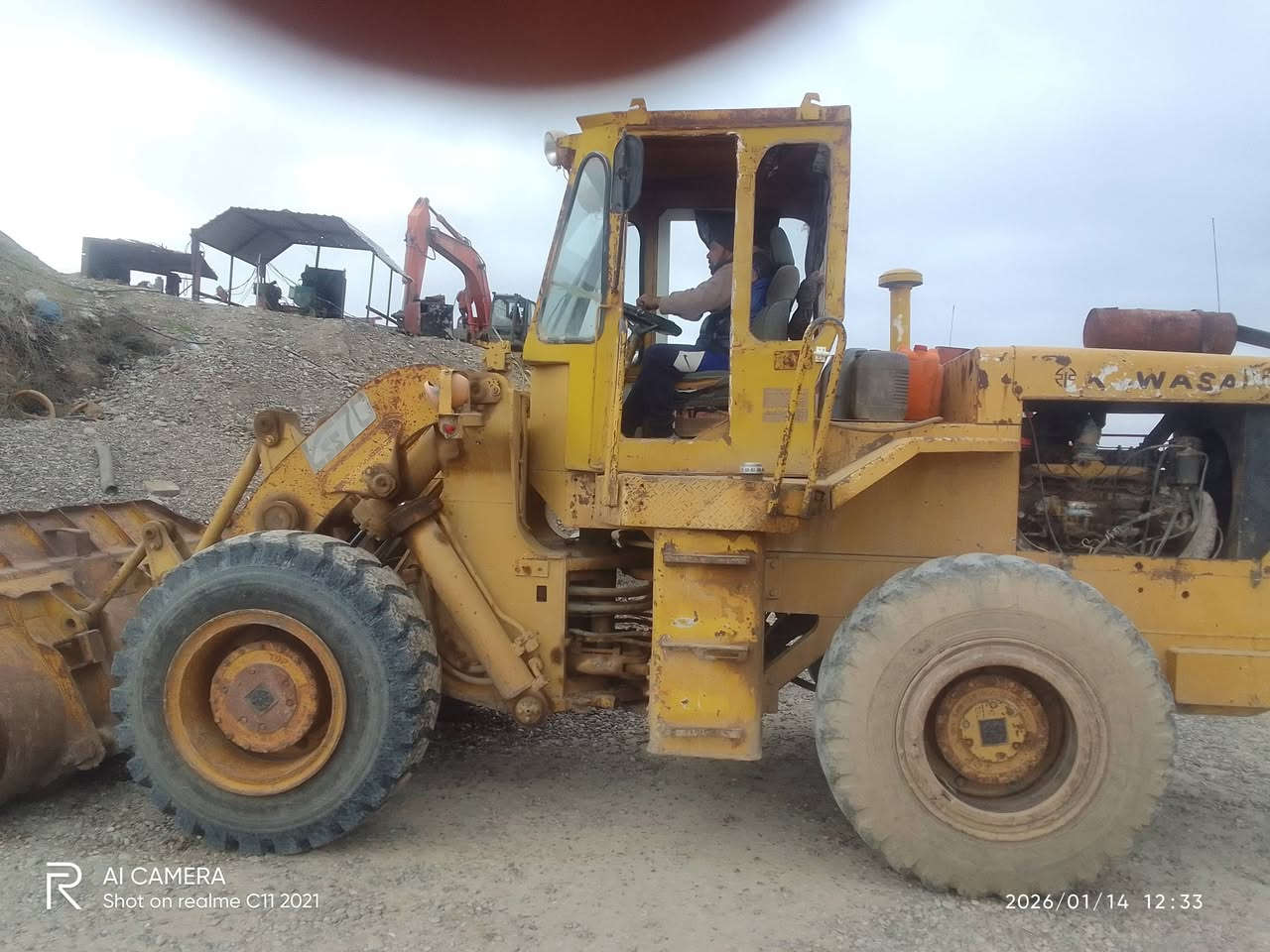 السلام عليكم شفل للبيع حجم 70 موديل 84 مامسجل محرك عادي بيه تبخير 
رقم الهاتف.   ***********
