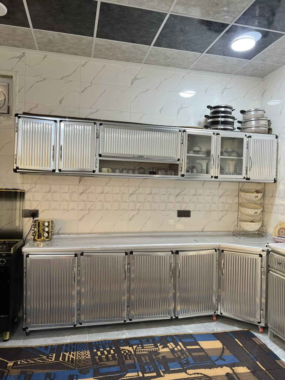 السلام عليكم كونترات مطبخ كامل للبيع للاستفسار اكثر تواصل علة الغاص او علة الرقم ***********
