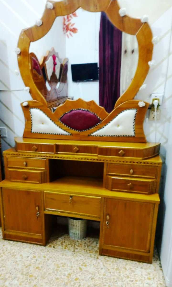 غرفه ام السته طابقين استعمال شيء بسيط جدا اخو الجديد مكان الغرفه بابل الحمزه الغربي ملاحظه اكو توصيل بي يجور.. ***********
