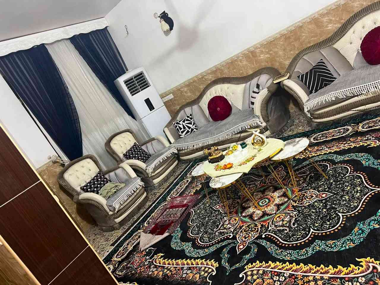 سلام عليكم غراض بيت نضيفه كلش للبيع واسعارهن مناسبه
غرفه نوم تركي نوعيه كلش زينه سعرهه ٣٠٠ 
التخم النيلي ب٤٠٠ 
التخم الثاني بهم ٤٠٠ 
مكاني المسيب سده الهنديه للاستفسار خاص او اتصال ***********
