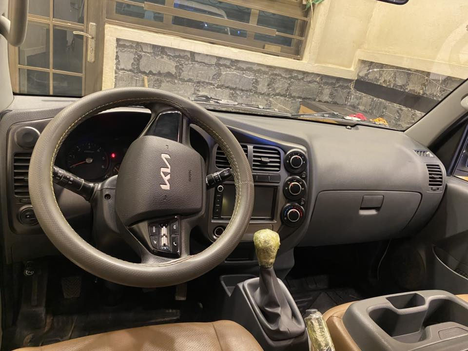 سلام عليكم كيا بنكو 2025 ماشيه 13 مكاني الشعب مكفوله من صبغ وبارد بيه بس هاي الطخه بل بنيد  بس من الخارج من الداخل سلميه  وهاي الي موضحه بل باب الخلفي السعر 160 رقم الهاتف ***********
