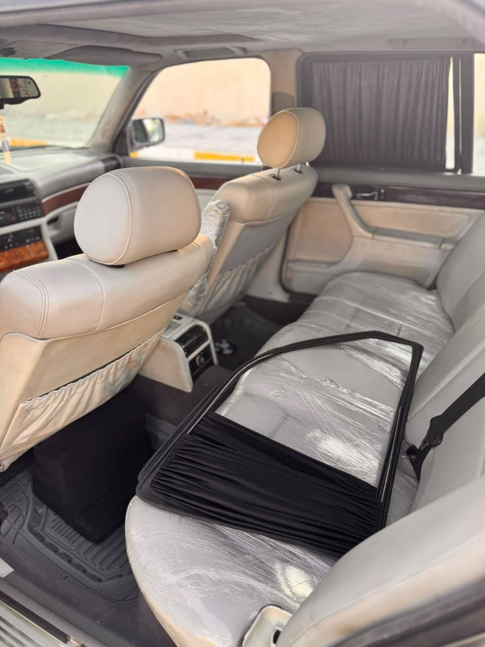 السلام عليكم 
BMW e32/740i
 سياره موديل ١٩٩٢ 8 سلندر اصل بليته وسنويه 40 بجم عريض كفاله عامه كير مكينه تبريد شرط سياره مامتعوبه نضافه ٩٠% داخل ابيض ملكي 
كشنات كهرباء ستيرن كهرباء سلايت 
منظومه بريك جديده تخم تاير جديد 
باتري جديد دهن وفلاتر جدد رافينول ب١٤٠ الف  ظفيره بلاد بدون اي جطل عربانه خلفيه جديده كتلوك وعده بلاد صيدليه طفايه بلاد سماعاته بلاديه 
حماوه ثابته صيف شتاء ماء زيتي كله محسن ماشامه العادي واستخدام قليل جدا  سياره بلاد سويج ٢احتياط  بلاديات وريموند تصعيد جام وسلايد   وبأسمي  السياره
السعر 88 وبي مجال بسيط
جماعه ال٨٠ وال٧٥ اعتذر والسوك كلشي بي 
مكان سياره بابل مركز 
تلفون ***********
