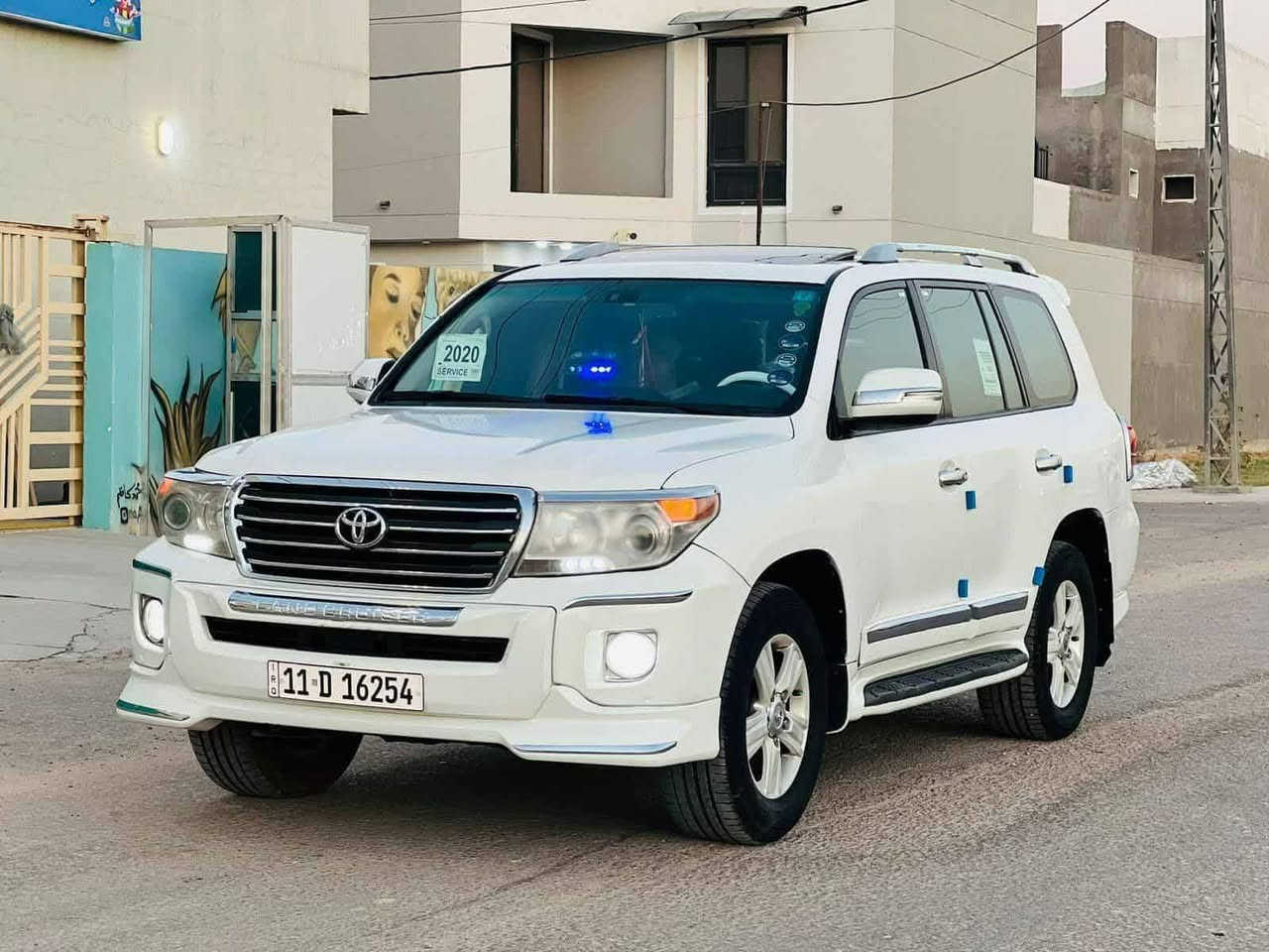 السلام عليكم تويوتا لاندكروز للبيع 2010. جديده جاهزه فول مواصفات واحد على واحد دولي بسمنه سنويه لل 30. جاهزه من اي نقص مكينه كير جدد تخم تاير جديد كهربائيات كلها شغال حداديه جديده اكسل جديد السياره بيه تجيه بسيطه جدن صبغ فرن درجه اولى صبغ عام شواصي ولغود كفاله عامه السعر 222. المكان الطليعه رقم الهاتف ***********
