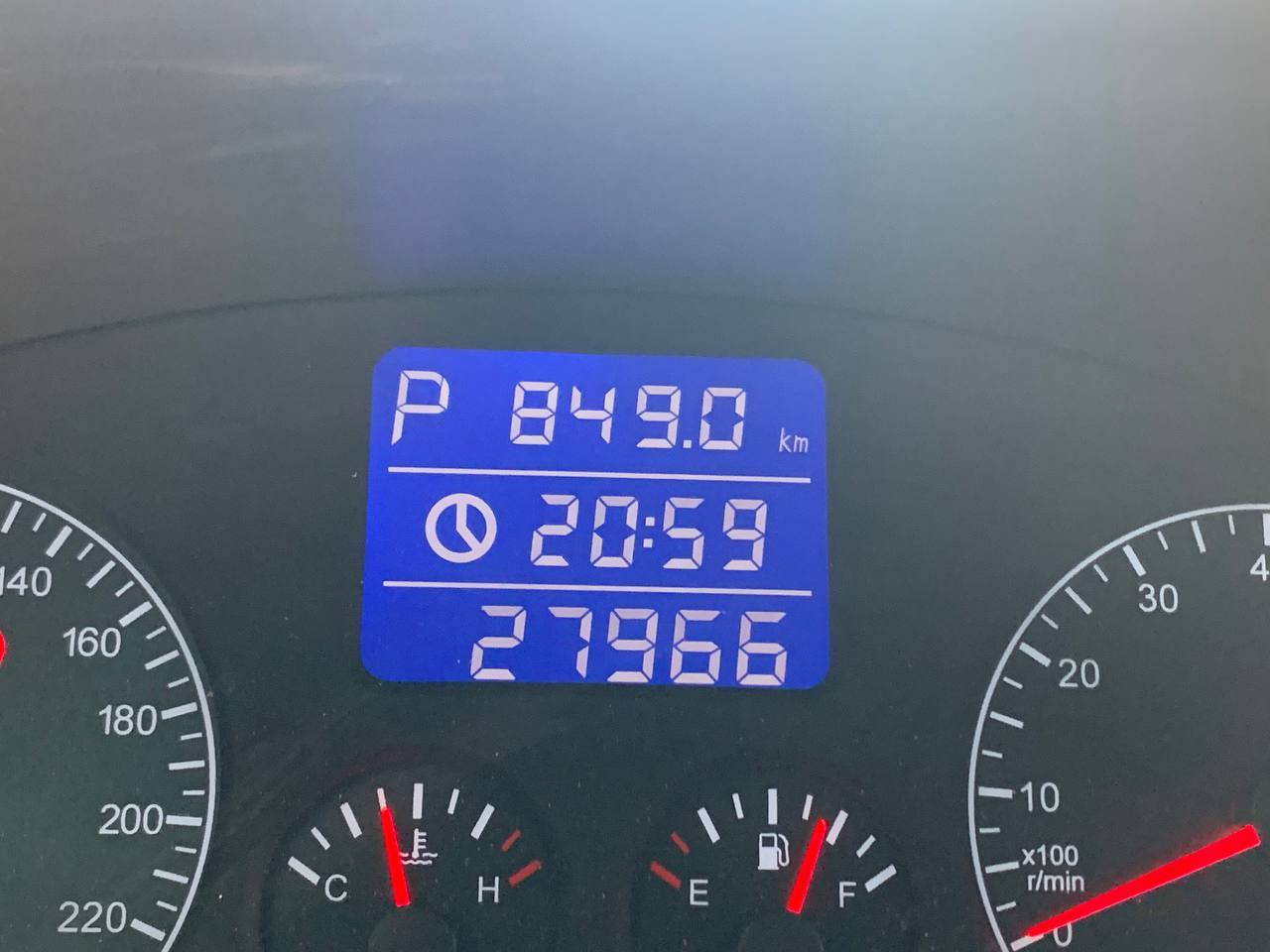 تيكو موديل 2018 رقم بغداد  ماشيه 27 الف سياره زيرو
كفاله عامه عدا ضربه خفيفه مرجعه على البارد وغير مصبوغة  
 كير ميكانيكي محرك 2000 
 المواصفات حساس خلفي 
تحكم سرعه 
شاشه ابل كار بلي 
فتحه سقف
اشاير بالمري 
تقفيل مري بل بصمه
تبريد ثلج  وتدفئه
زيرو بمعنى الكلمه  
العنوان الكوت واسط 
للاستفسار واتساب 
***********
