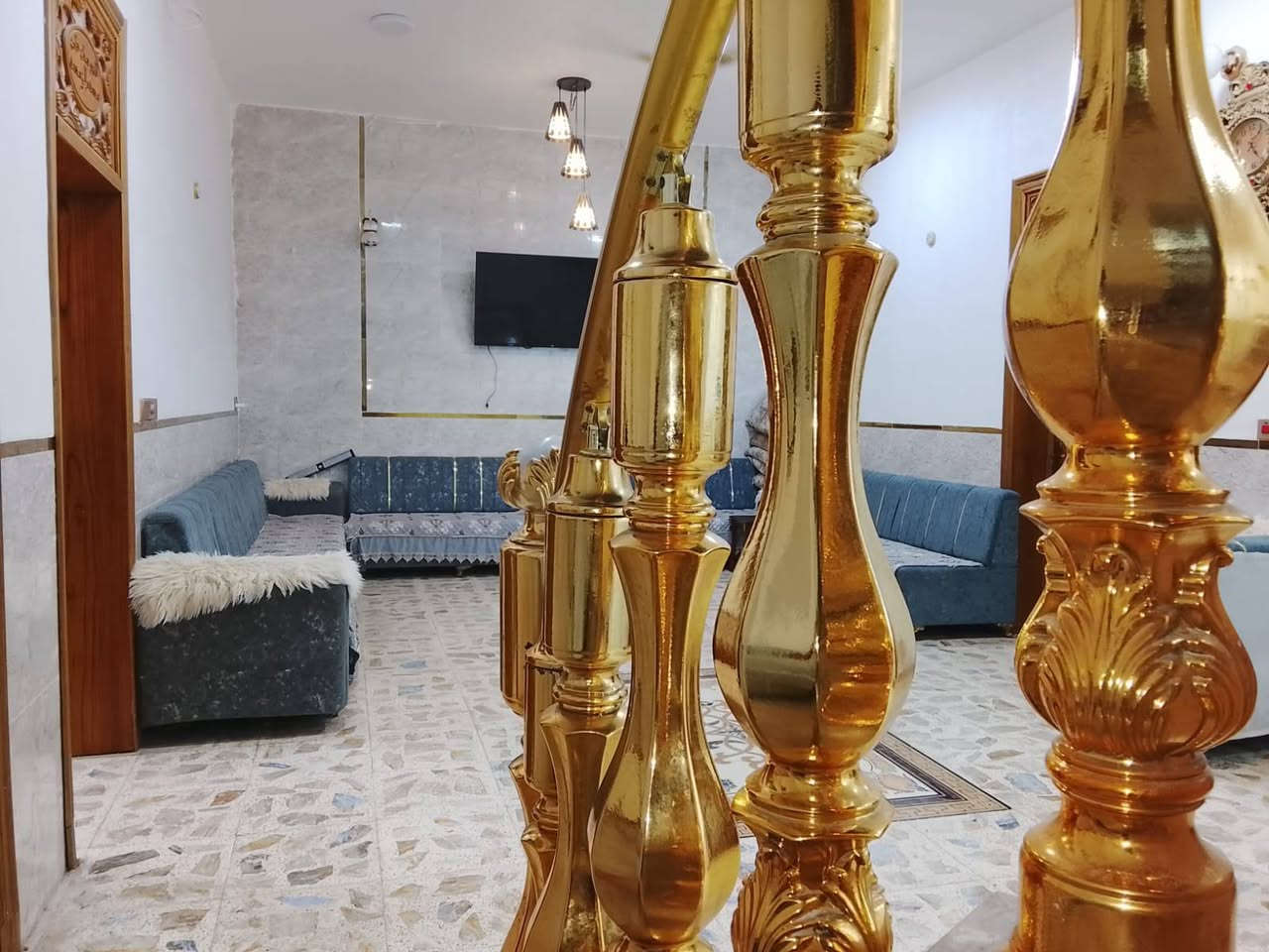 بيت للبيع كربلاء حي الغدير مساحه ٣٠٠ متر بناء جديد ٢٠٢٥ طابو صرف عرض الشارع ١٥ يتكون من مجمع صحيات خارجي استقبال ٩ في ٥ وربع ومطبخ ٧ في ٥ وصاله ١١ في ٥ وثنين غرف نوم ٦فی ٥ ومجمع صحيات داخلي  ومناور ٢ فول الفول البيت جاهز من كلشي ***********
