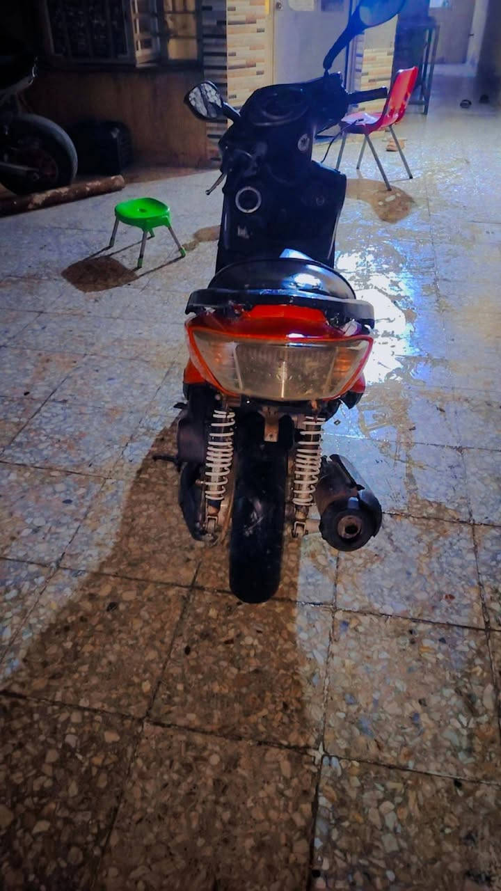 سلام عليكم سكنس فحل كابريتر شغاله سلف هندر الون اسود وحمرصانصه بيهه صفيره بريك امامي وخلفي السعر ٥٠٠ وبيهه مجال المكان بغداد العبيدي ***********
