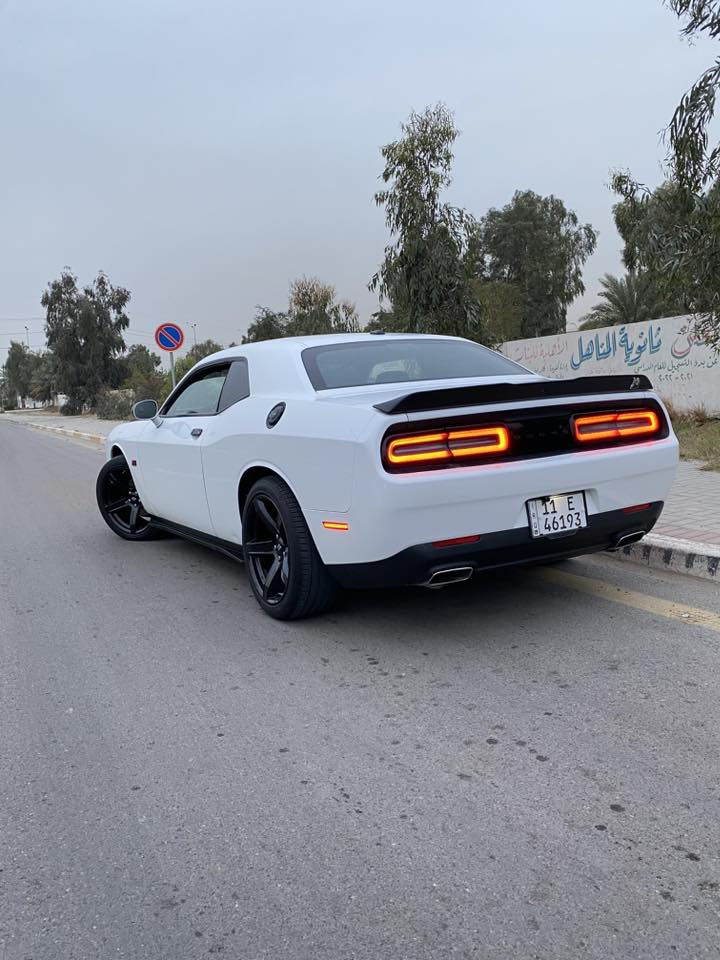 سلام عليكم 
جالنجر 2023 last call 
فئة sxt 
السعر 215 وبيه مجال 
رقم الهاتف *********** موجود واتساب 
السياره اني مستورده على ايديه من امريكا 
اجتي ماشيه 3000 الاف وهسه ماشيه 60000
السياره كلوب واحد مامشتغل بيه وجديده كلش 
مكينه كير صدر امامي خلفي تبريد كله كفاله وتجي وتشوف بعيونك 
حادثه جاملغ وبنيد  مبدلات وصور الحادث موجوده بالمنشور تصليحه على ايديه بدون ايرباك سياره 
الاضافات 
شاشه جبيره اصليه تفصيخ 
اناره led متغير الالوان 
دوسات 
عدسات زرع زنون اصليه يعني اناره نهار 
تخم ويل نجمه + تخم تايرجديد 
السياره استعمال شخصي لاداخله استعراض ولاداخله ساحه
