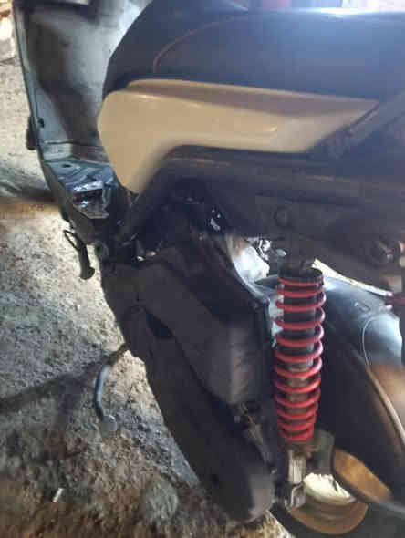 سلام عليكم خوان دراجه سكنس جبلي موديل 2011لبيع صارله اربع تشهر من طلعته عنوان مركز سعر دراجه مليون 100وبيها مجال للشراي،***********
