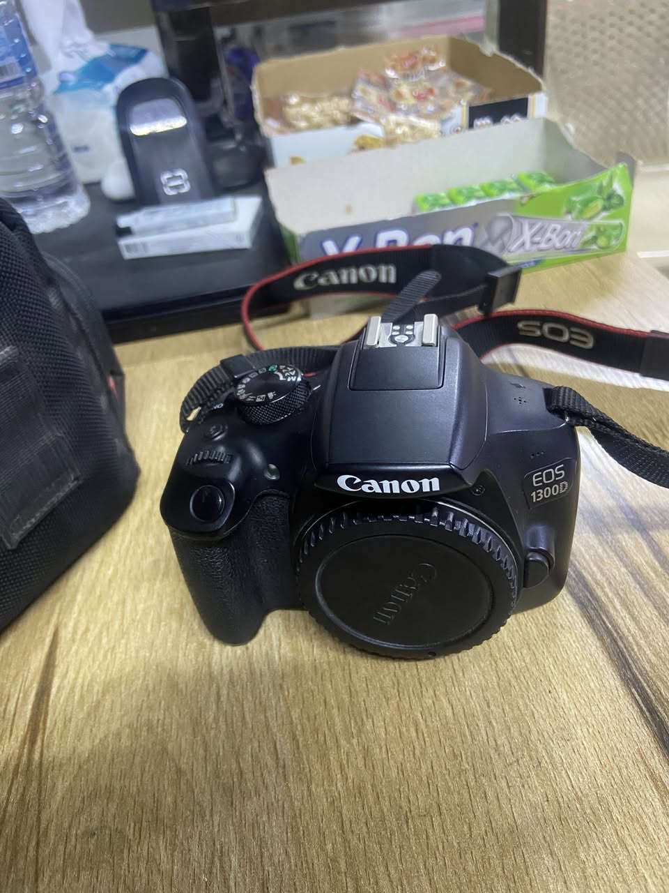 كانون 1300d مضمومه ما مستعملة كلش نظيفة على وظعها كامله هي وملحقاتها بغداد ***********
