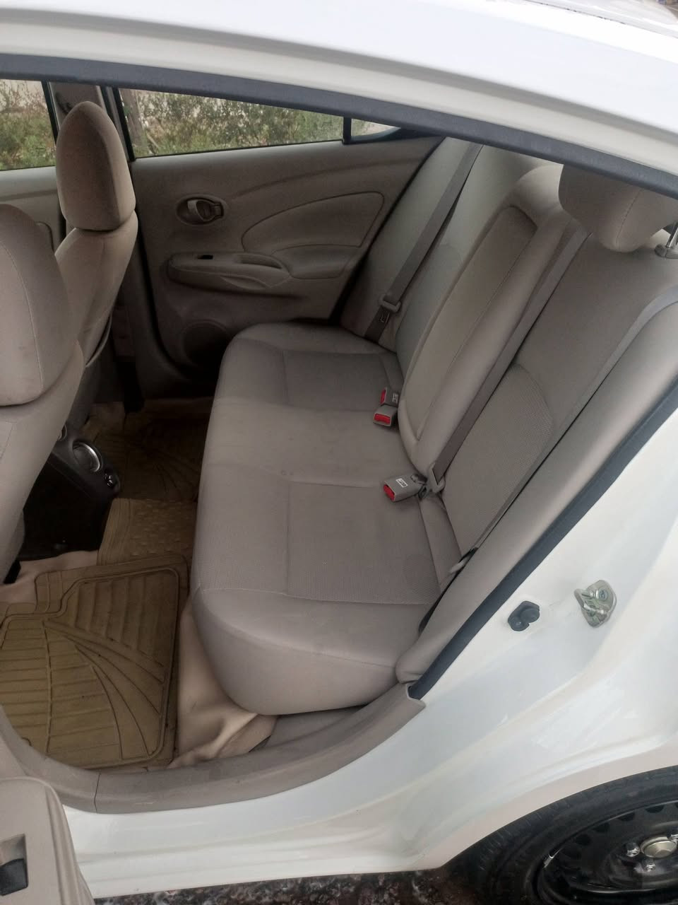 نيسان سني 2025 مصري 
ماشيه 60,000 الف 
بيها تكحيل بالجاملغ الأمامي جهة السايق 
رقم اربيل بأسمي 
سعرها 118 
مكانها الدورة 
***********
