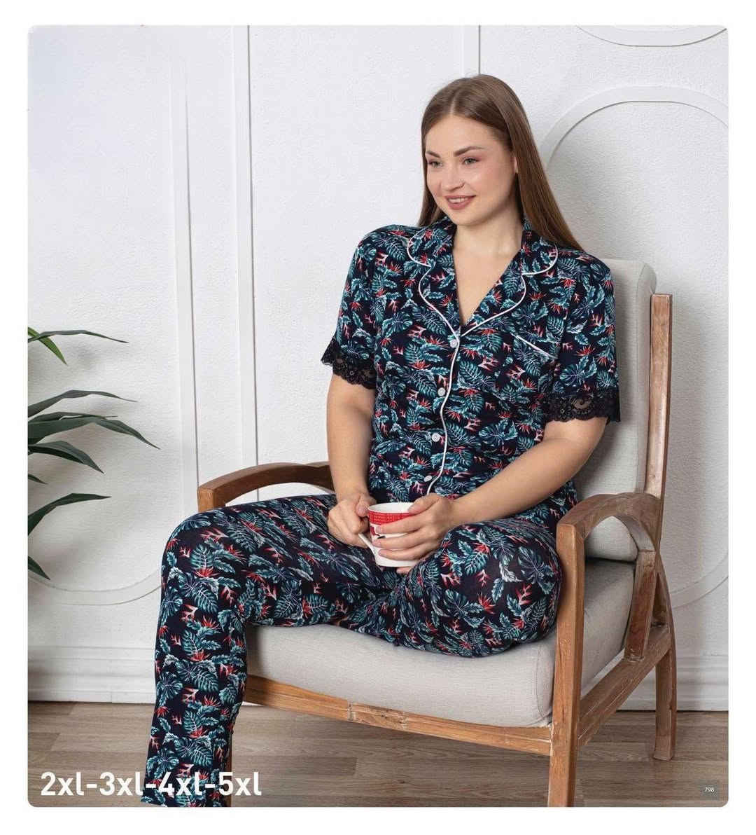 بيجامات نسائي قياسات كبيرة
نوع القماش قطن مودال
سيري اربع قطع2XL 3XL 4XL 5XL
الشحن من اسطنبول
البيع جملة فقط

Women's Plus Size Pajamas
Fabric: Modal Cotton
Set of 4 pieces: 2XL, 3XL, 4XL, 5XL
Shipping from Istanbul
Wholesale only
#Wholesale #toptan_giyim #Istanbul #Turkey #fashion #pijama #جملة #sleepwear


**إذا كنت صاحب هذا الإعلان وتريد حذفه لأي سبب، رجاءا أرسل رسالة إلى الدعم الفني**