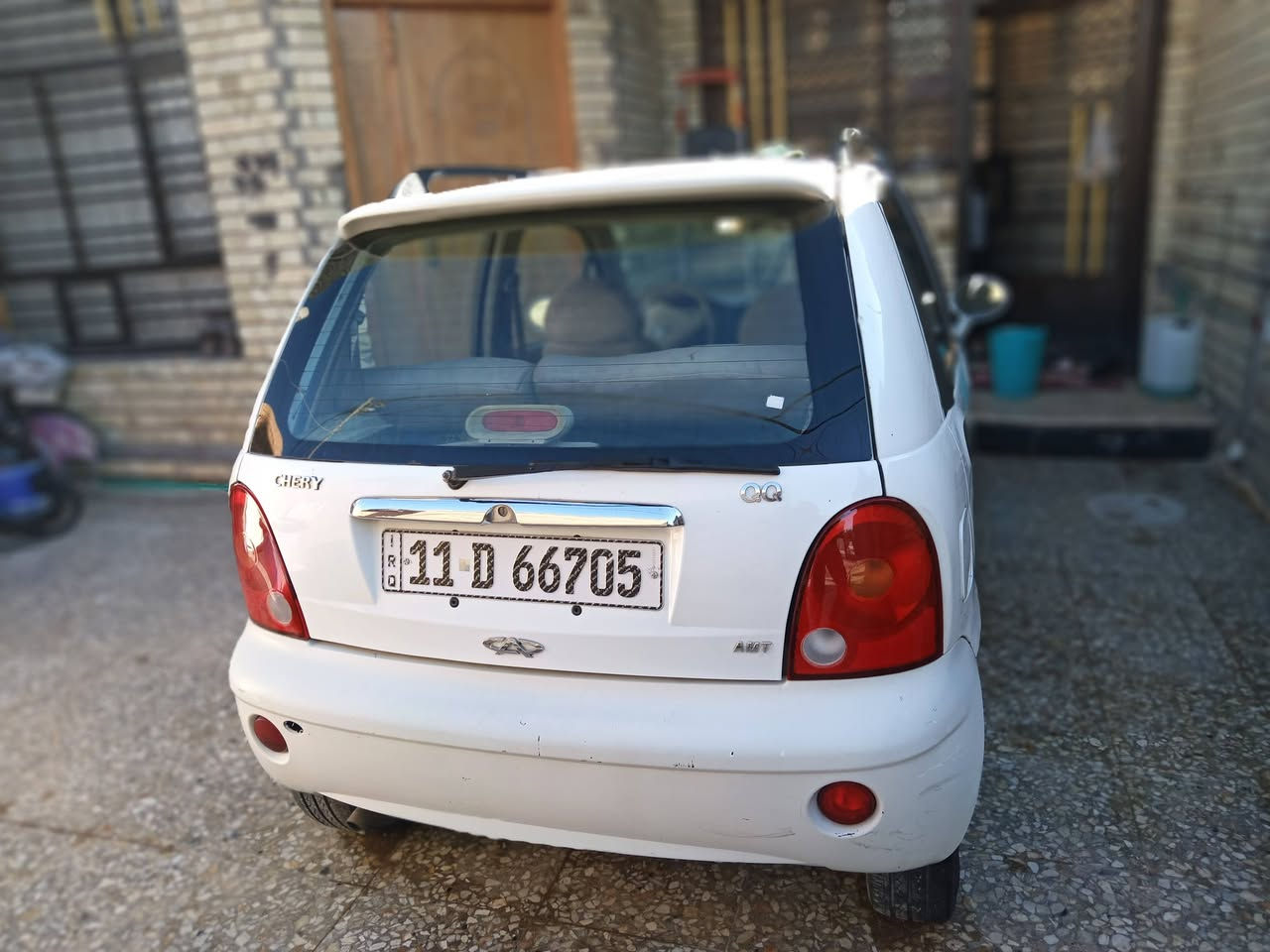 السلام عليكم QQللبيع موديل 2012 سنويه بسمي ماشيه 87 الف كيلو تبريد شغال كير اوتو جام كهرباء مري كهرباء رقم جديد هزه جديده بدون ضرر كير مكينه صدر تايرات كله جديد مكاني العامريه او ابو غريب السعر 33 وبيها مجال قليل 
***********
