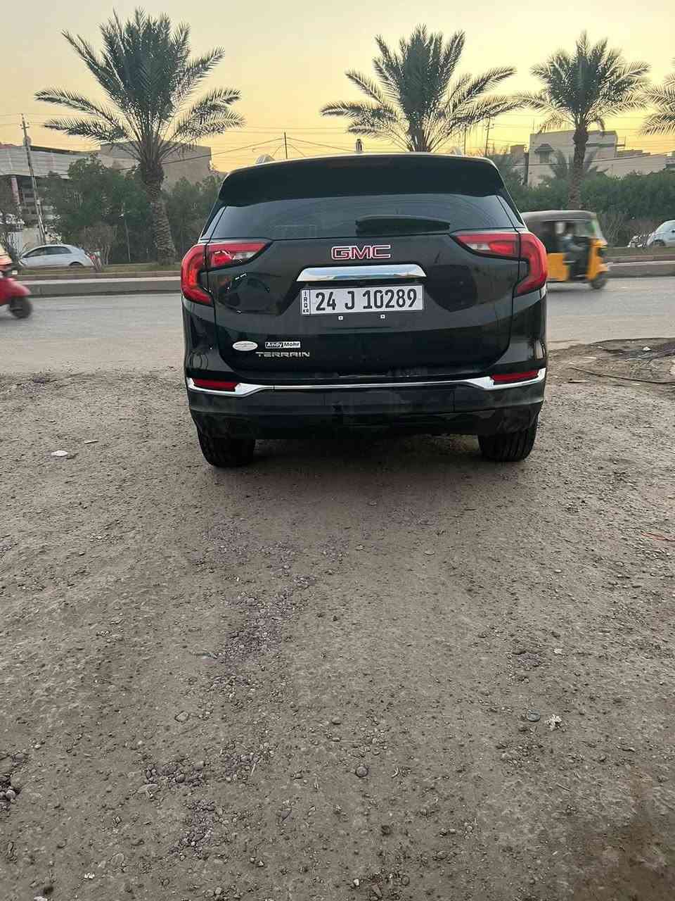 سيارة GMC تيران 2021امريكي
السيارة فول مواصفات عدا السلايد 
اربع بيبان بصمة +كشنات جلد
كشنات كهرباء +ذاكرة
تدفئة وتبريد كشنات +كير بصمة
مانع انزلاق+رادارات +شاشة كبيرة
تحكمات ستيرن +بصمة
لايت زنون +إشارة مرايات
اربع قطع صبغ 

فئة SLT

رايد مراوس بدورنكو او جيب 2014 او 2015

للاستفسار هذا رقمي ***********
