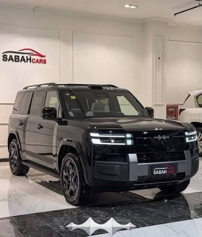 BYD ليبورد 7
السياره مغلفه ppf بالكامل + الجام جمعيهن مغلفهن عازل حراري 
السيارة فول الفول مواصفات ، محرك 1500 تيربو ، دبل بطارية كبيرة
كير تعليك 
ماشيه ٩ آلاف 
دفع رباعي متعدت الوضعيات  ، قوه حصانية 490 حصان ..
تسارع  0-100 4.9 ثانية -  0-50 1.8 ثانيه اداء رياضي 
ووضعيات قيادة متعددى ( eco ) ( sport ) + ( sport plus ) 
وباقي وضعيات مثل ثلج و تراب والطرق

داخل السياره لون قرميدي كشنات جلد فاخر 
رقم بغداد بأسمي تحويل مباشر ، رقمه حلو شبه مميز

السياره فول مواصفات للاخير 1/1
دخول بصمه تشغيل بصمه تشغيل عن بعد 
سقف بنوراما داتاشو  عرض معلومات سائق + نقط عمياء 
رادار 360 , كامرات 360 ،  حساسات 360 + بريك طوارئ
نضام Dipilot ذكي لمساعدة السائق +  ومراقبه القيادة و تنبيه السائق 
قيادة ذاتية + كروس مثبت سرعه ذكي 
تعديل المسار و تنبيه خروج عن المسار ورادار لمراقبه الطريق 
شاشة عدادت دجتل داش بورد ومراقبه  ضغط و حرارة الاطارات + ماده تحمي الإطارات 
وتنبيه في حال نزول احد الاطارات 
وتنبيه السائق لسرعة الشارع المحددة 
داش كام DVR تسجيل على كامل الكامرات 
اضائه محيطية LED دشبول ابواب متغيرة اكثر من 64 لون 
كشنات خزن ميموري كهرباء 4 كشنات تبريد + تدفئه 
+ كشنات تدليك ( مساج ) وتحكم كهرباء بالكامل امامي خلفي
تبريد قطعتين تحكم منفصل 
ثلاجه  ، شاحن لاسلكي 50 واط  للمبايل 
شاشة جبيره تدعم ابل كار بلاي + اندرويد اوتو 
سستم صوت قوي محيطي من 18 مكبره سماعة دمام خلفي و امامي 
منافذ طاقه تايب سي امامي خلفي

مكان السياره بغداد 
السعر 55 مليون 
***********
