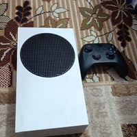 اكس بوكس سيرس اس  مستخدم   سعره 310  مساحته 512+هارد واحد تير كامل ملح...