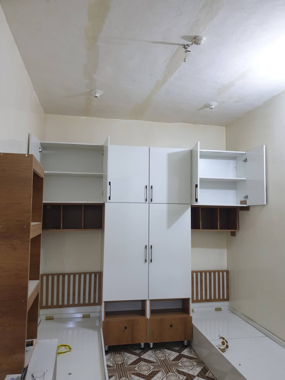 ✦ مــعــمــل الأثــاث الإيــطــالــي ✦ ━━━
━━━━━━━━━━━━━━━━━━━━
🚨 وقف… لا تسحب! 🚨
إذا ناوي تغيّر أثاث بيتك
وتريد فخامة تبقى مو شكل يروح
احنه نشتغل تفصيل خاص مو جاهز
✦ ذوق إيطالي
✦ شغل متين
✦ تشطيب فاخر يفرق
🛏 غرف نوم كبار | شبابي | أطفال
🪑 ميز ملازمة | طبلات | جزامات
🏪 رفوف محلات | أثاث منزلي كامل
━━━━━━━━━━━━━━━━━━━━
📍 الزبيدية – خلف محطة الوقود – مجاور مدرسة سكينة
📞 ***********
