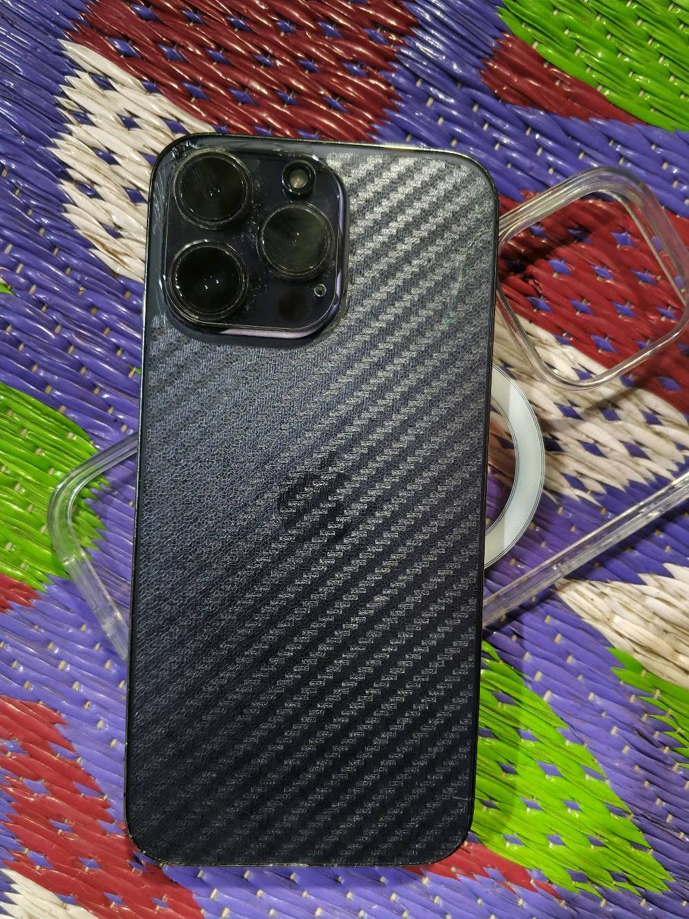 ايفون 14 برو ماكس 
ذاكره 256 
بطاريه 85
الجهاز عربي شرق اوسط 
بلادي شرط 
فقط كسر بالظهر 
مكاني بغداد