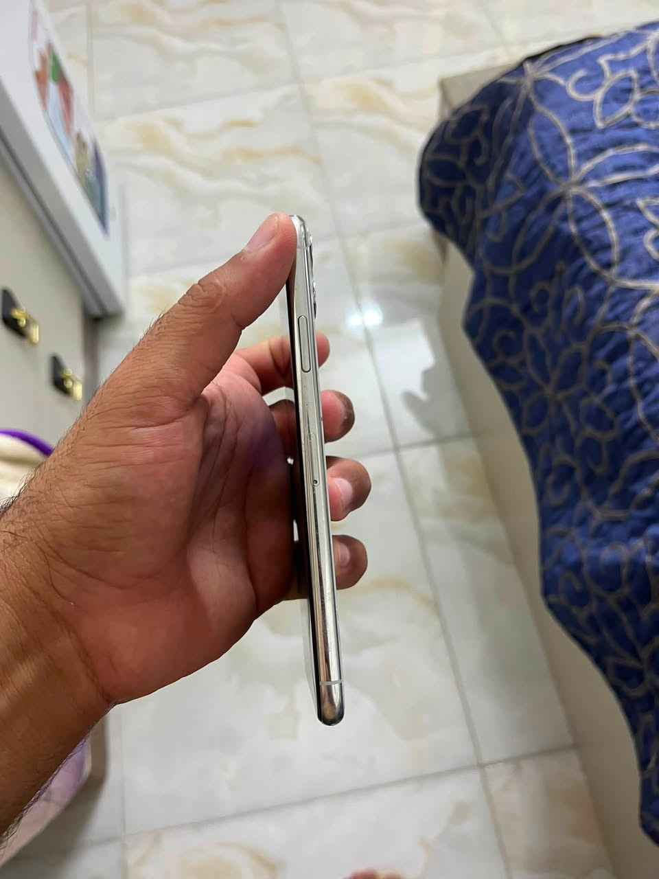 السلام عليكم
ايفون ١١ برو ماكس 
ذاكره ٢٥٦ بطارية ٧٥ بلاديه 
الجهاز مبدل شاشه فقط نوعيتها وسط 
فيس إيدي وأكف 
الباقي كله شغال 
بدون ملحقات بس جهاز 
للبيع مكاني بغداد البلديات 
السعر / ١٧٠ وبي مجال حك الجية 
الرقم / *********** 
متواجد فيس + واتس 
تحياتي 🤍
