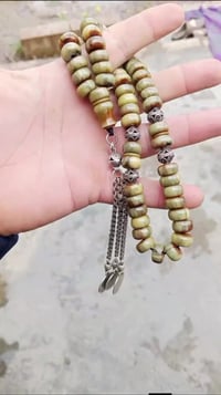 مسبحة مسكي • ٥٥حبة • مزينة بطقم فضة