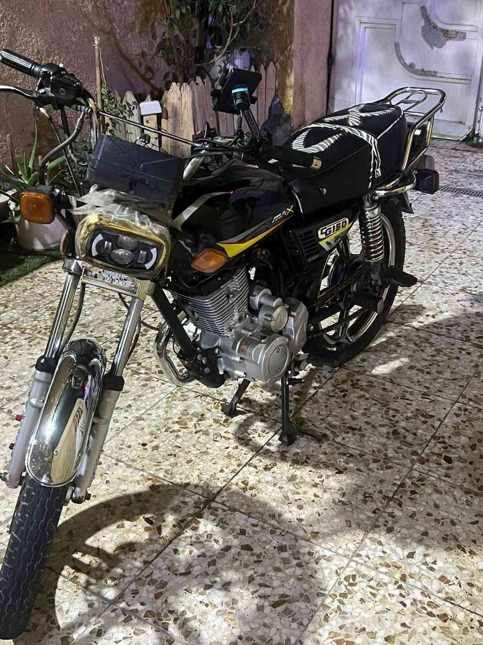 السلام عليكم 
دراجه سيفان 23 رقم و سنويه 
محرك حلو
ابيع علا حطتها. 
بمليون و150 
نتبه علا حطتها دراجه عوزها 50 الف ترجع زيرو
رجاءً لمو شراي لا يدخل مكان مدينة الصدر 
***********
